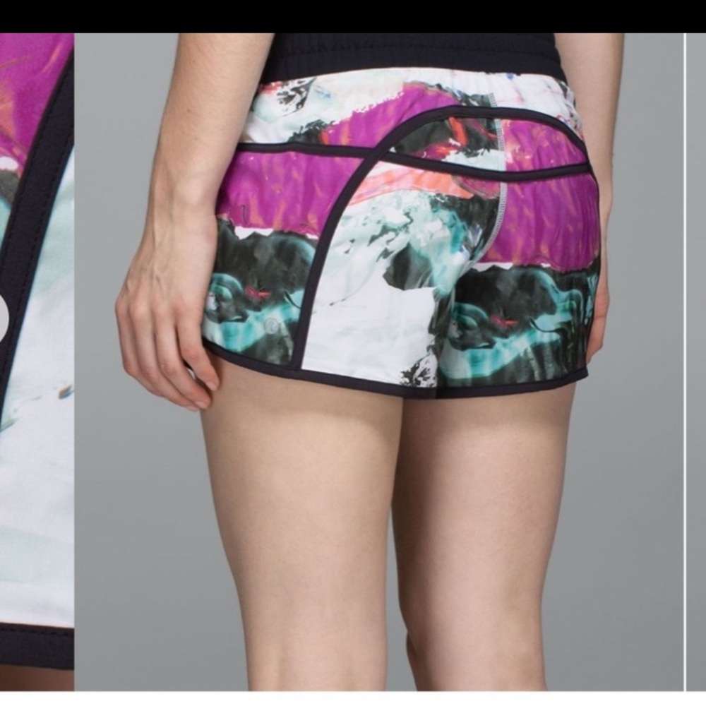 lululemon athletic Tracker sz 4 Pigment Wave multi Women's Athletic Shorts -l